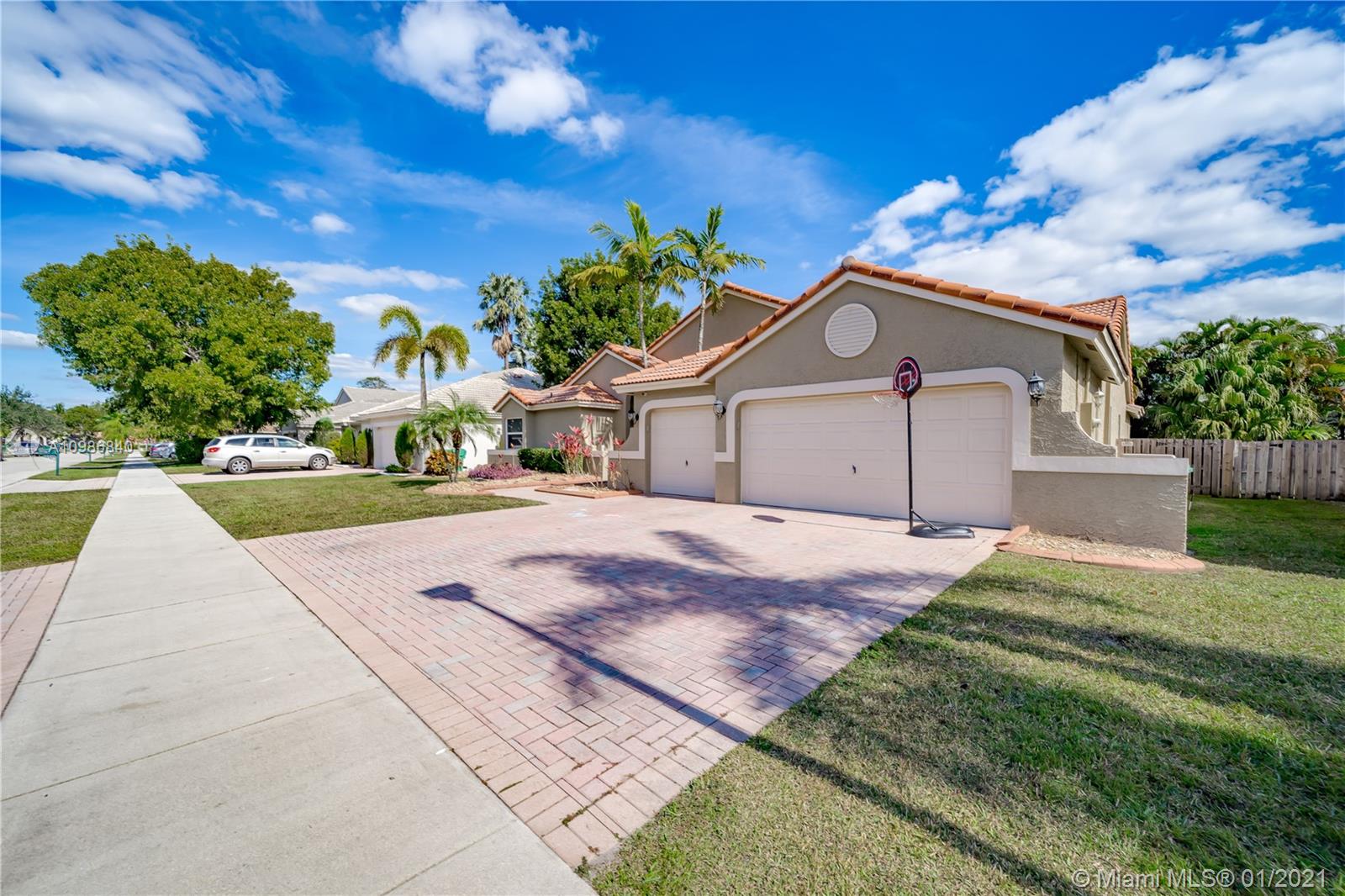 3230 Overlook Road Davie, FL 33328 - Photo 2 of 47