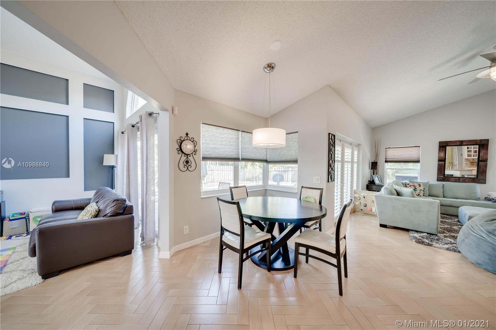 3230 Overlook Road Davie, FL 33328 - Photo 18 of 47