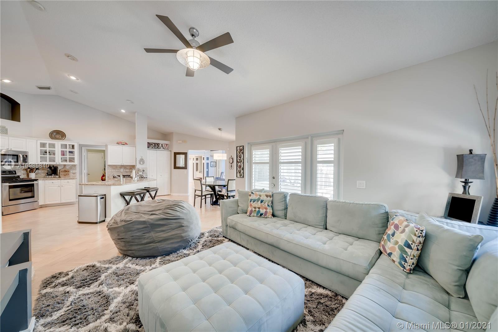 3230 Overlook Road Davie, FL 33328 - Photo 20 of 47