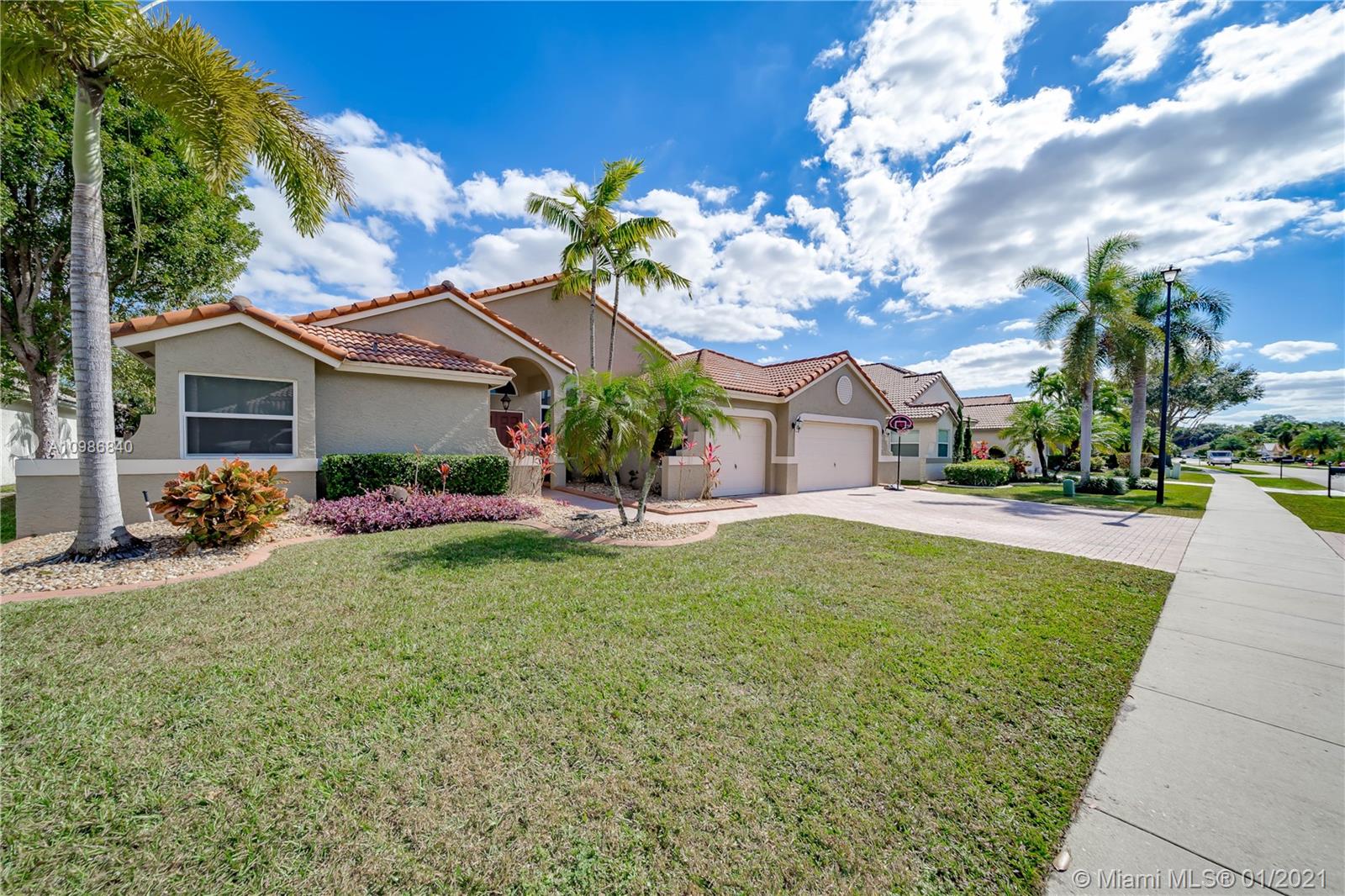 3230 Overlook Road Davie, FL 33328 - Photo 3 of 47