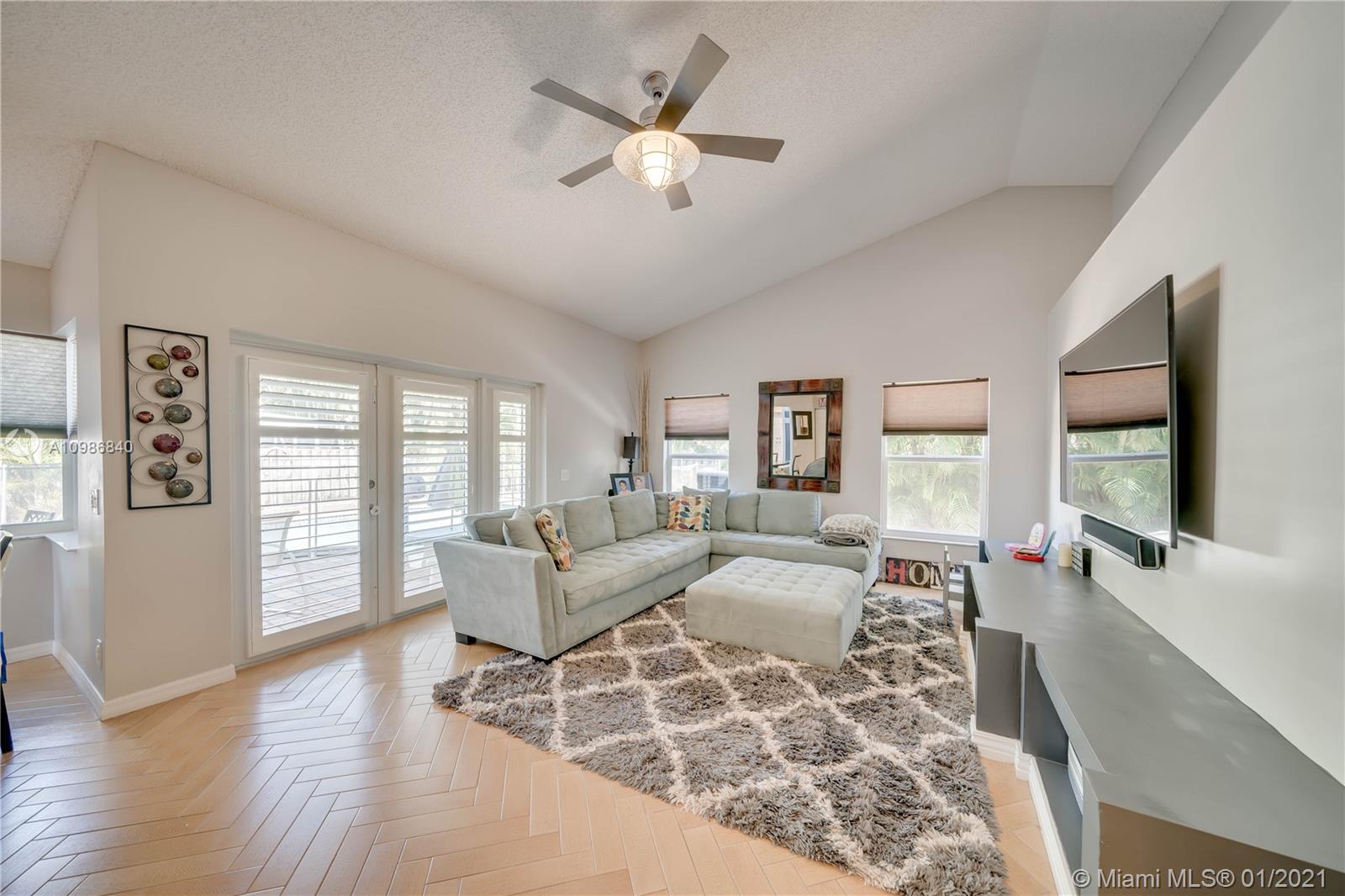 3230 Overlook Road Davie, FL 33328 - Photo 23 of 47