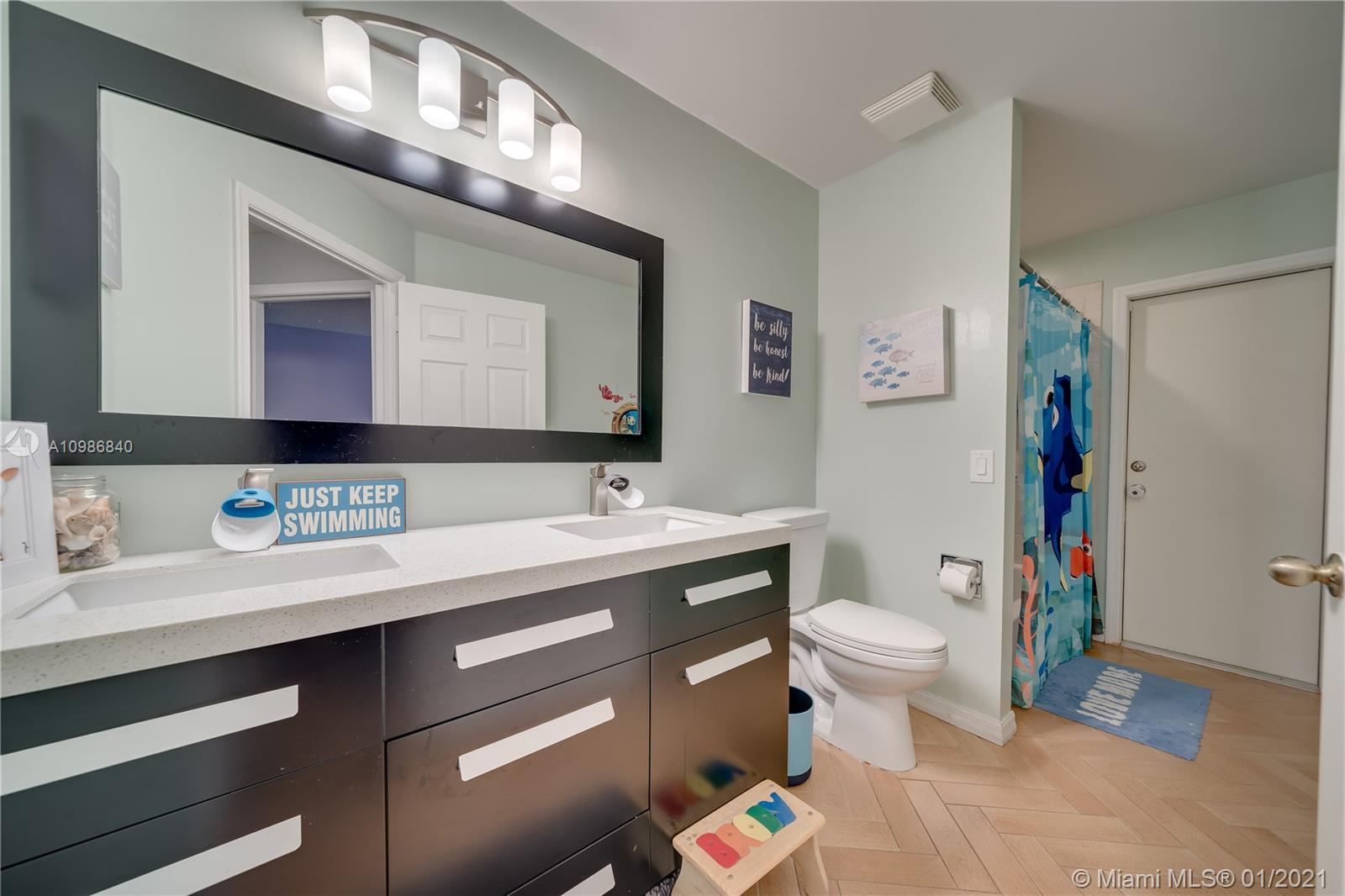 3230 Overlook Road Davie, FL 33328 - Photo 26 of 47