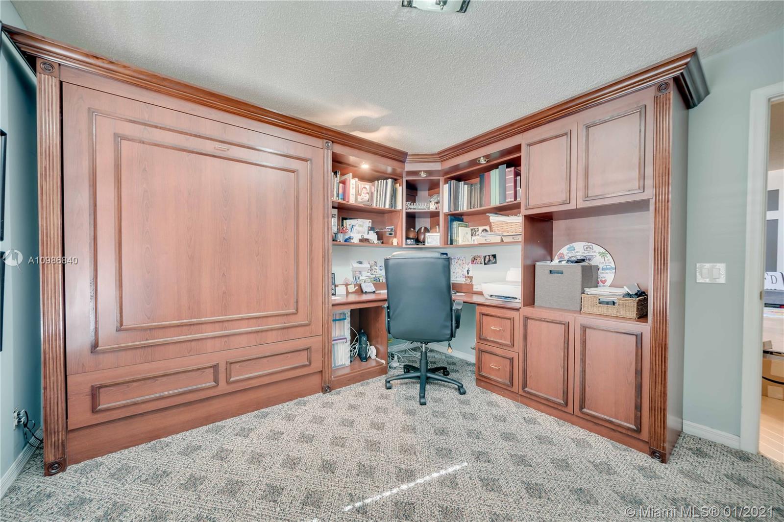 3230 Overlook Road Davie, FL 33328 - Photo 32 of 47