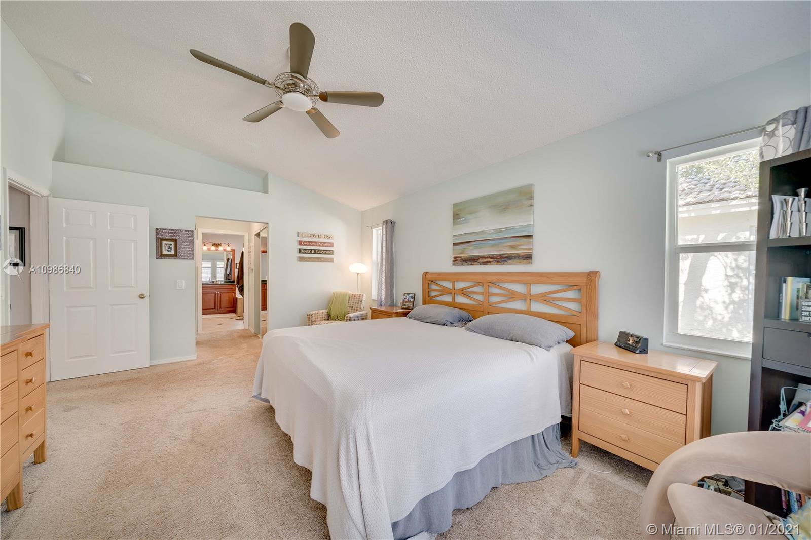 3230 Overlook Road Davie, FL 33328 - Photo 35 of 47