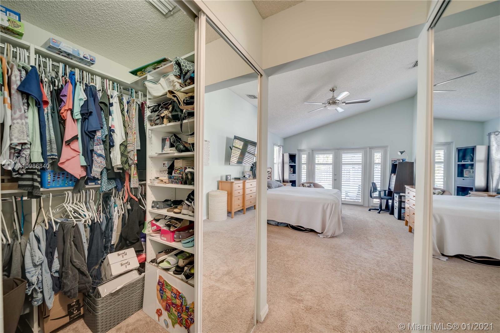 3230 Overlook Road Davie, FL 33328 - Photo 36 of 47