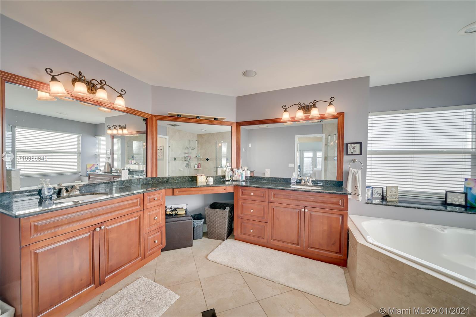 3230 Overlook Road Davie, FL 33328 - Photo 37 of 47