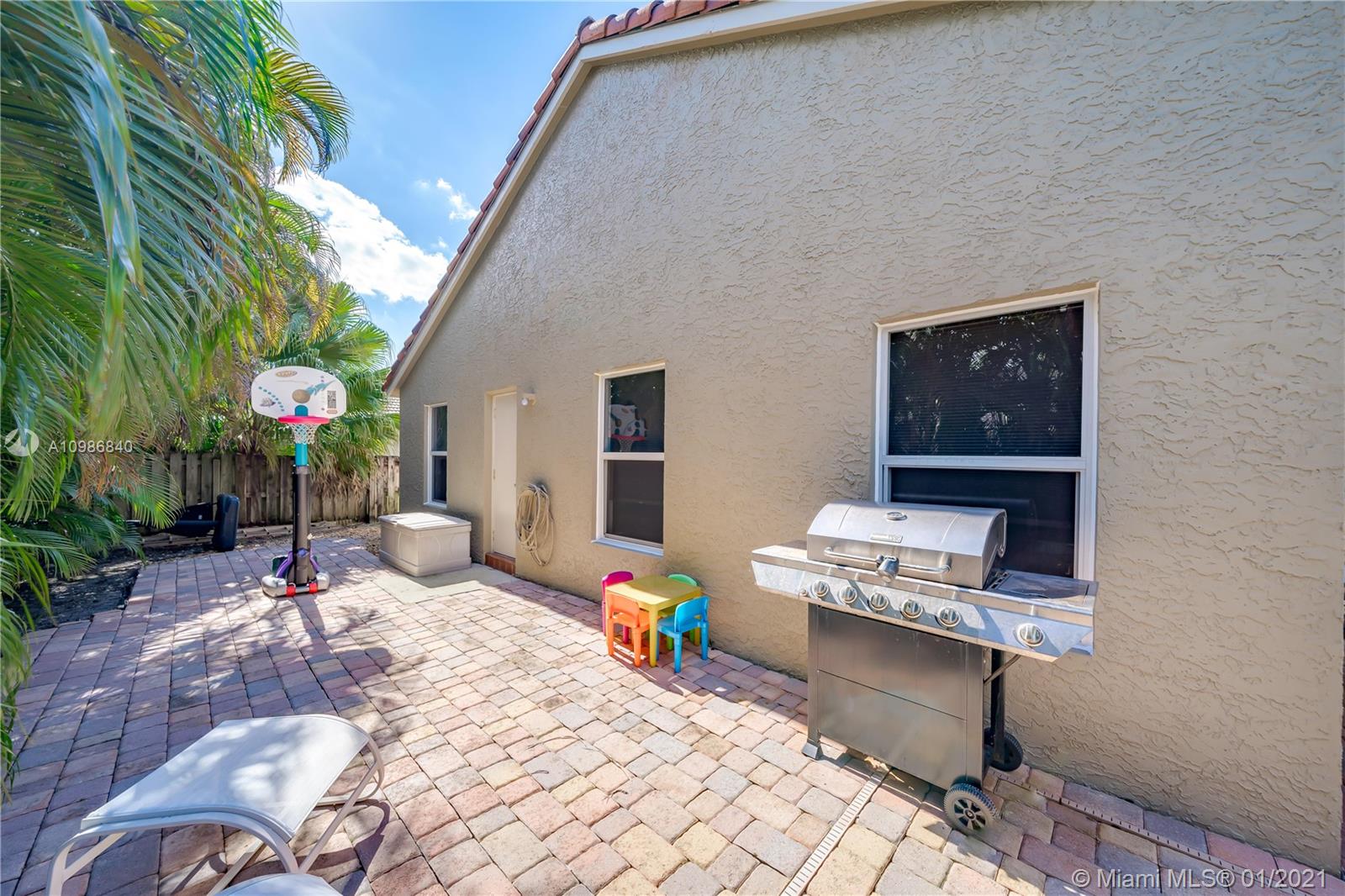 3230 Overlook Road Davie, FL 33328 - Photo 40 of 47