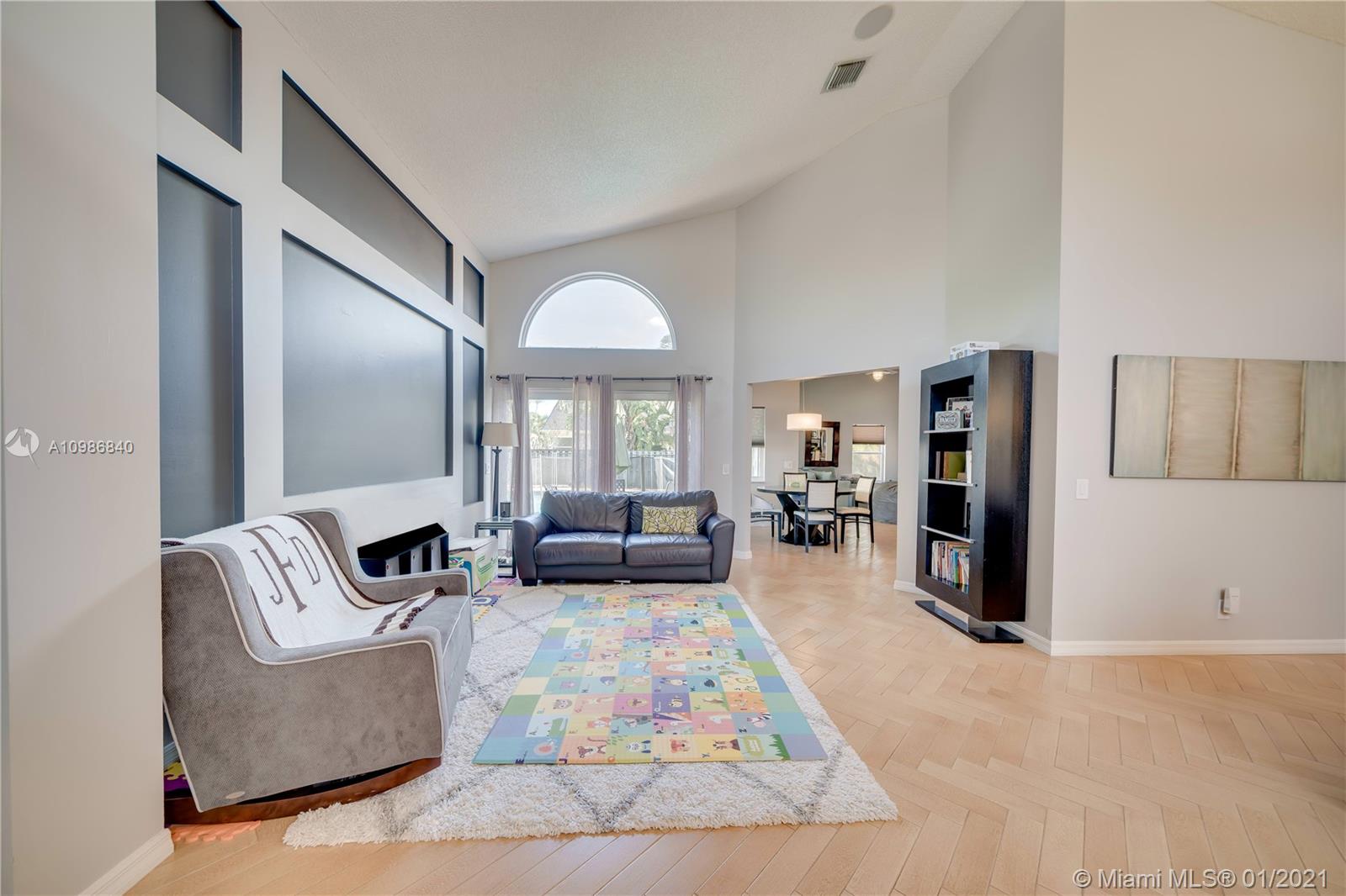 3230 Overlook Road Davie, FL 33328 - Photo 5 of 47