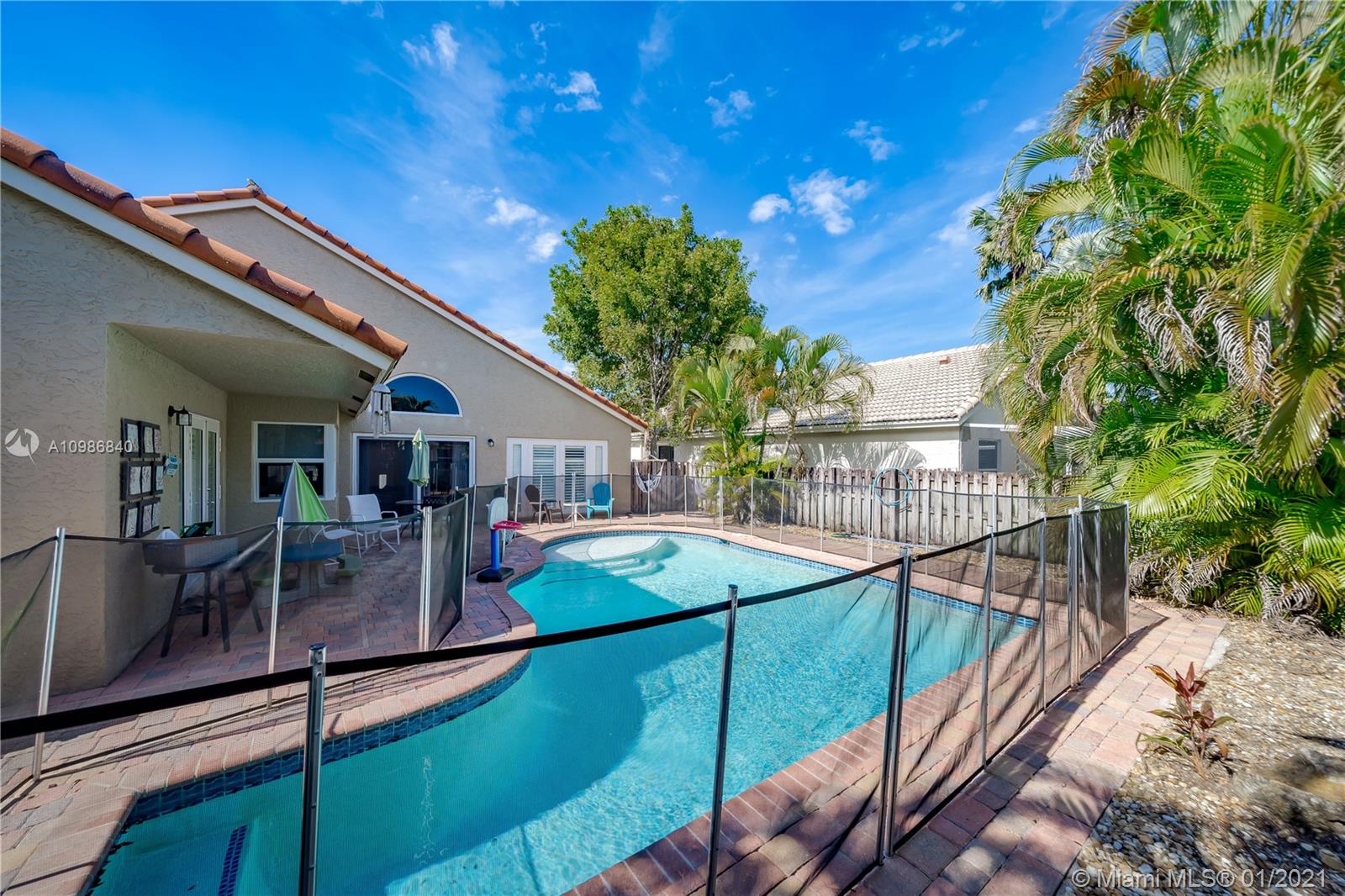 3230 Overlook Road Davie, FL 33328 - Photo 42 of 47