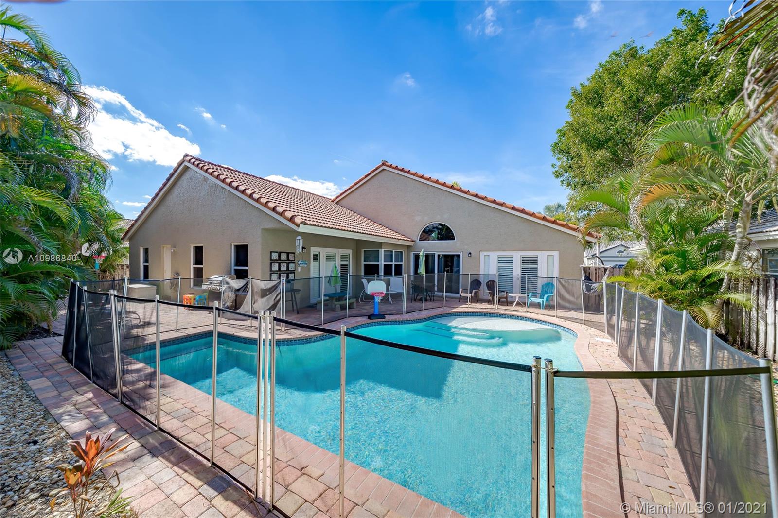 3230 Overlook Road Davie, FL 33328 - Photo 43 of 47