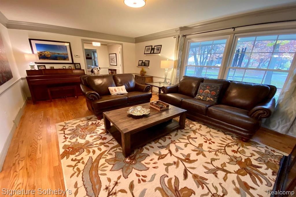 31488 Old Cannon Road Beverly Hills, MI 48025 - Photo 2 of 35
