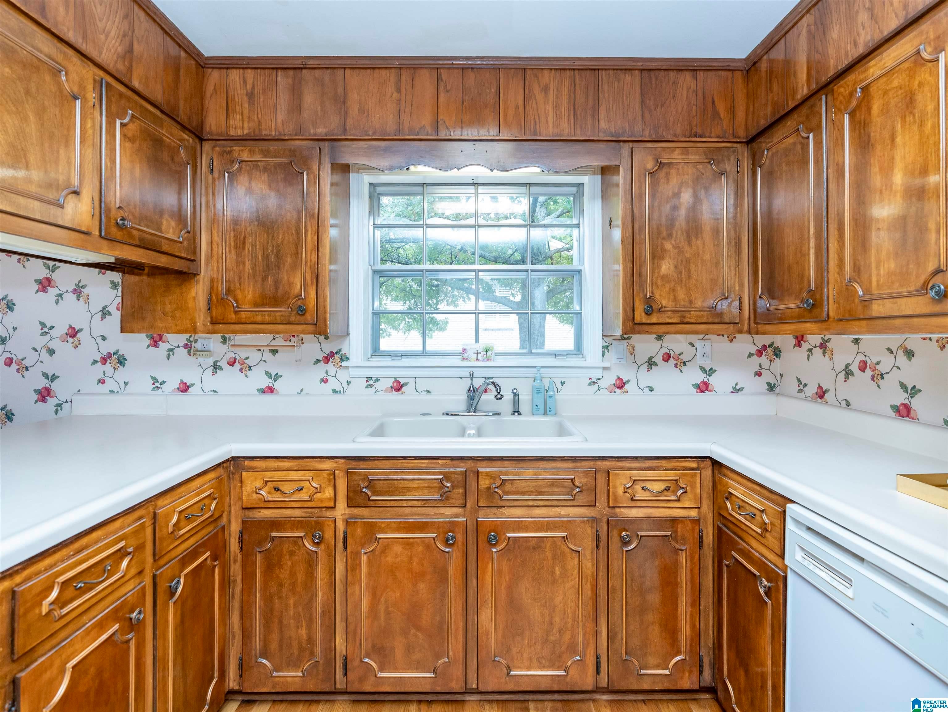 1463 Shades Crest Road Hoover, AL 35226 - Photo 12 of 69 Gallery Image 12