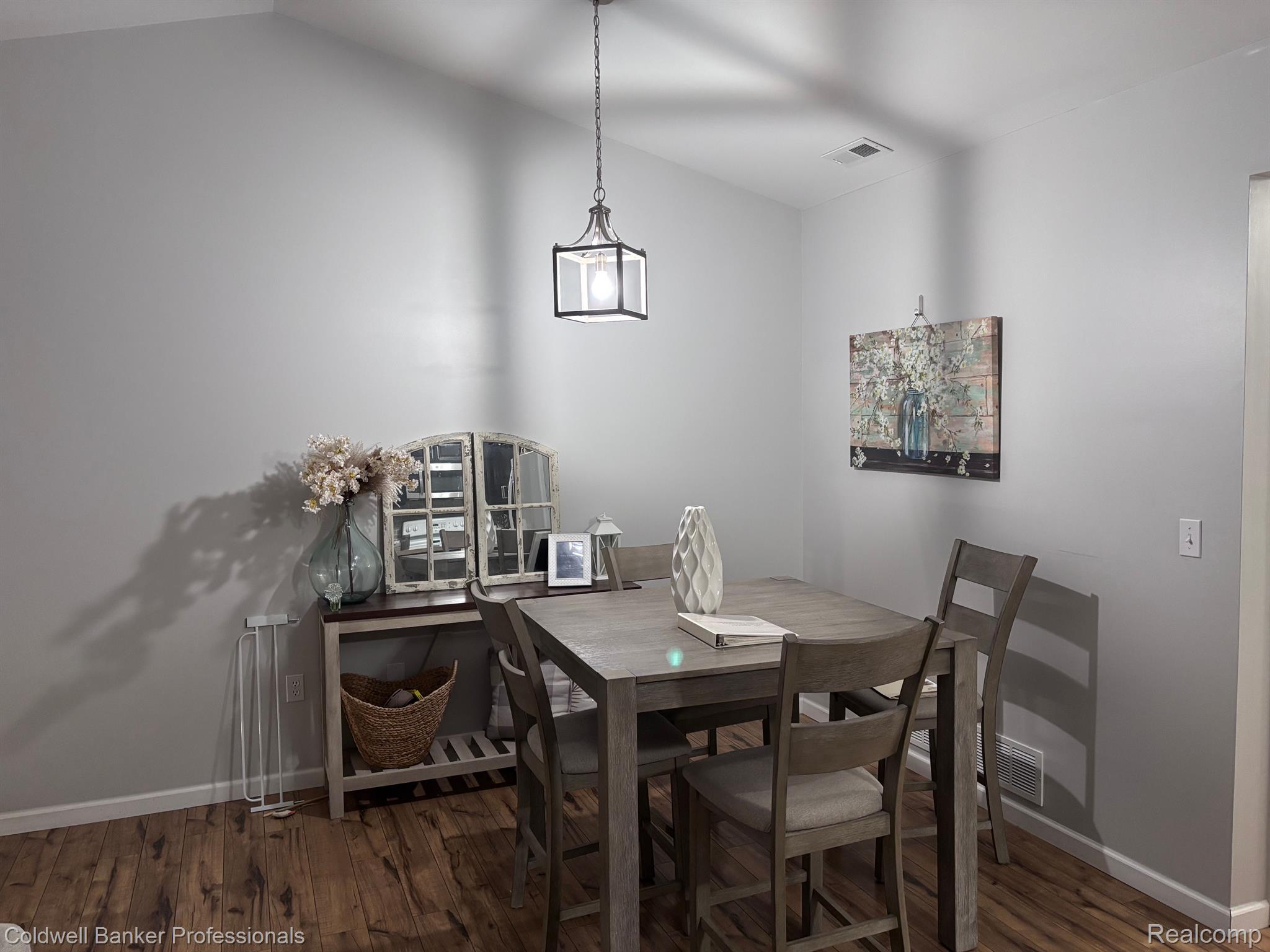 33540 Utica Road, Unit 13 Fraser, MI 48026 - Photo 5 of 20 Dining Room