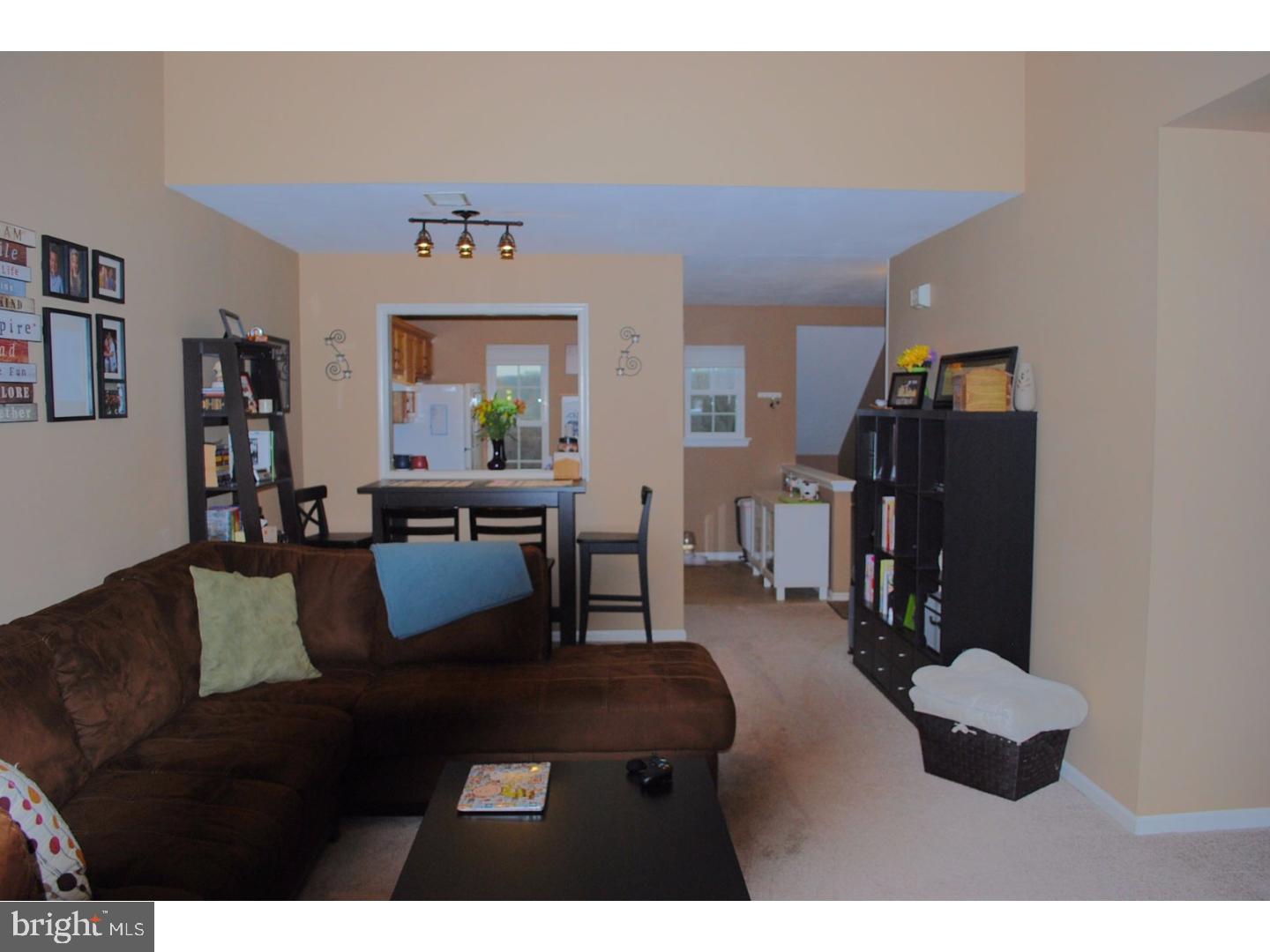 265 Miley Road Aston, PA 19014 - Photo 5 of 22 Living Room