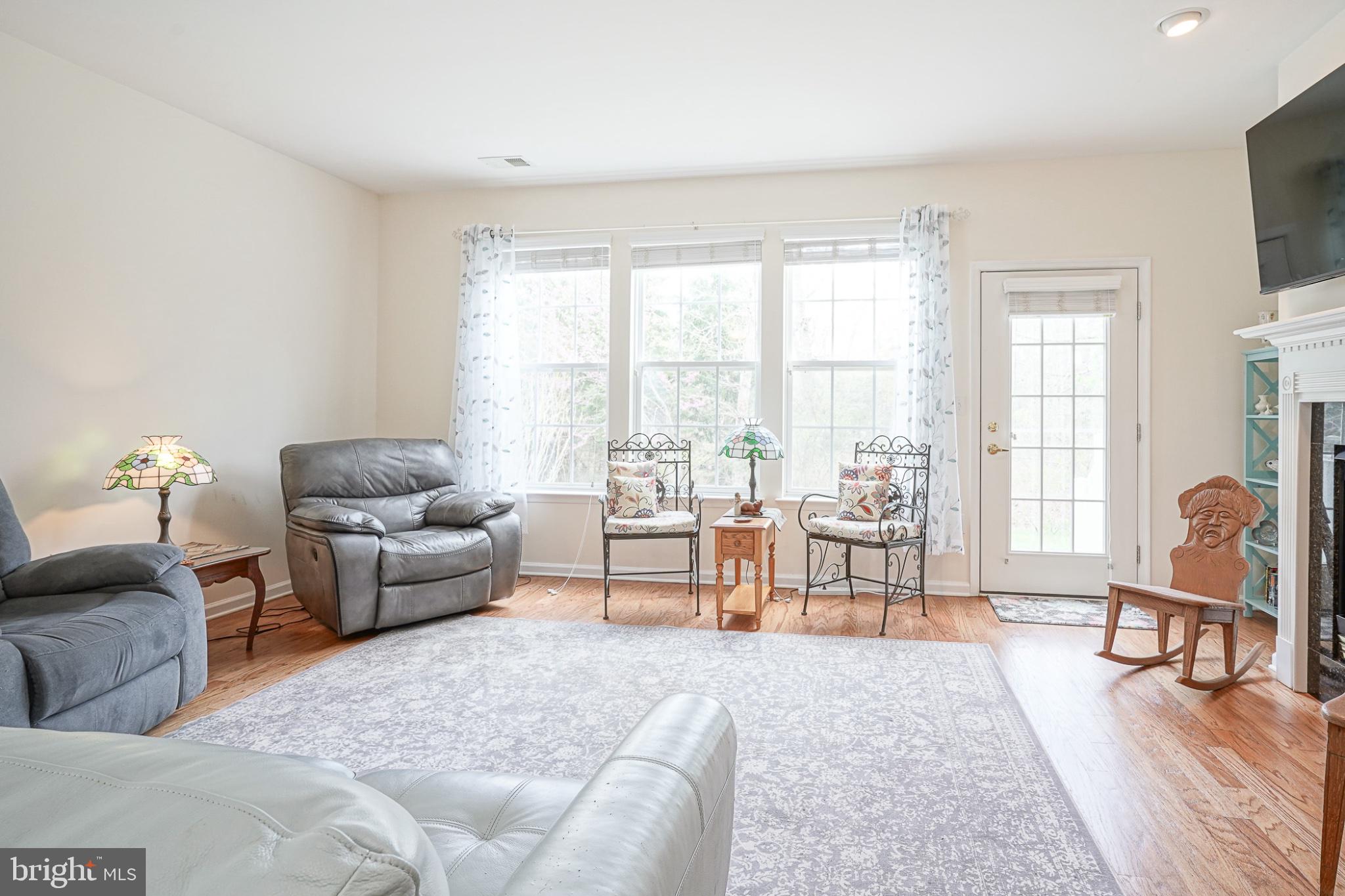 213 Limerick Street Absecon, NJ 08205 - Photo 13 of 39 Bright and inviting living space.