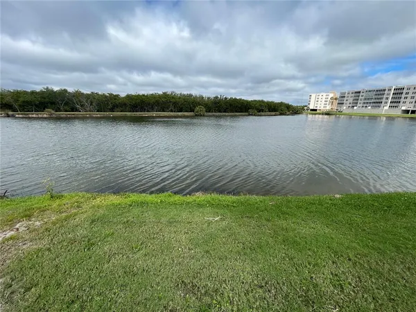 $1,700 | 9950 62nd Avenue North, Unit 106, St. Petersburg, FL 33708