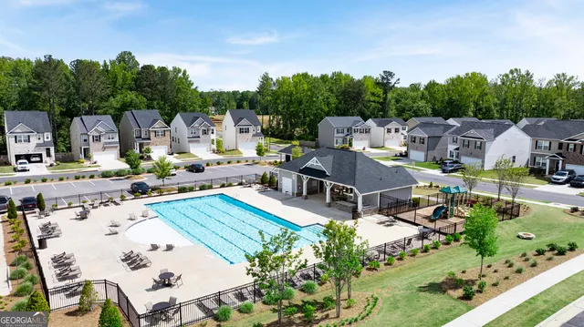 a view of yard and patio