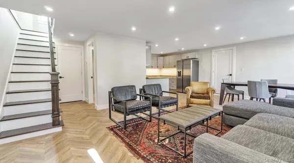 $4,700 | 67 A Maple Avenue, Sea Cliff, NY 11579