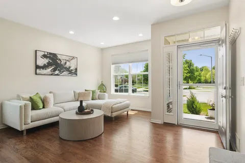 $829,000 | 2313 Avalon Drive, Buffalo Grove, IL 60089