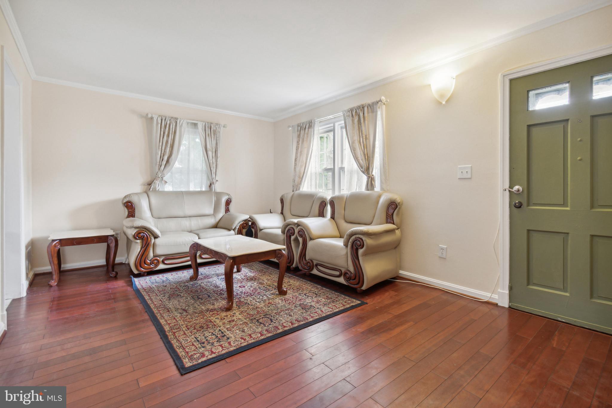 9920 Cottrell Terrace Silver Spring, MD 20903 - Photo 3 of 35 Living room