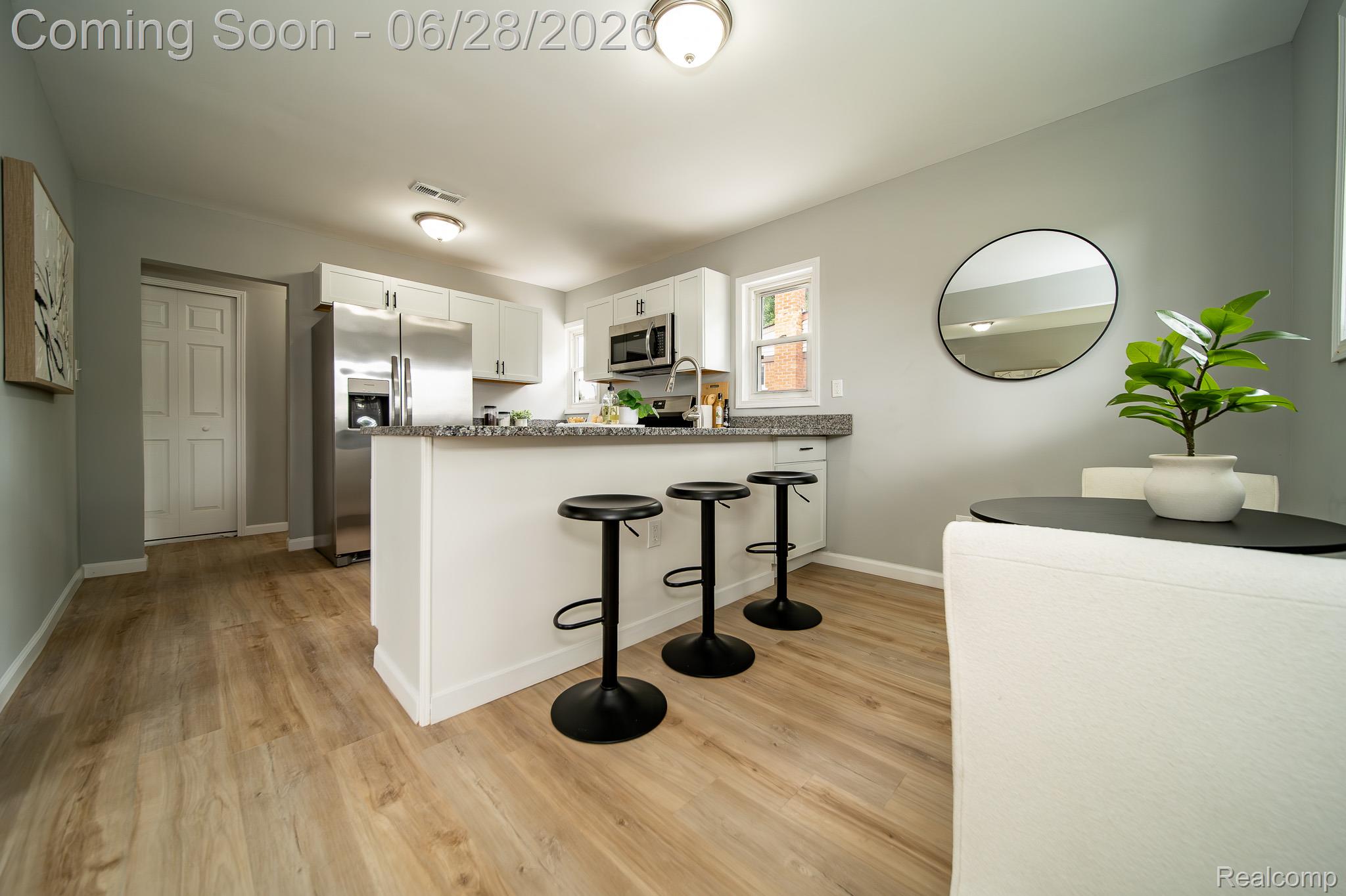 15646 Selwyn Road Southgate, MI 48195 - Photo 18 of 69 DDS04818.jpg
