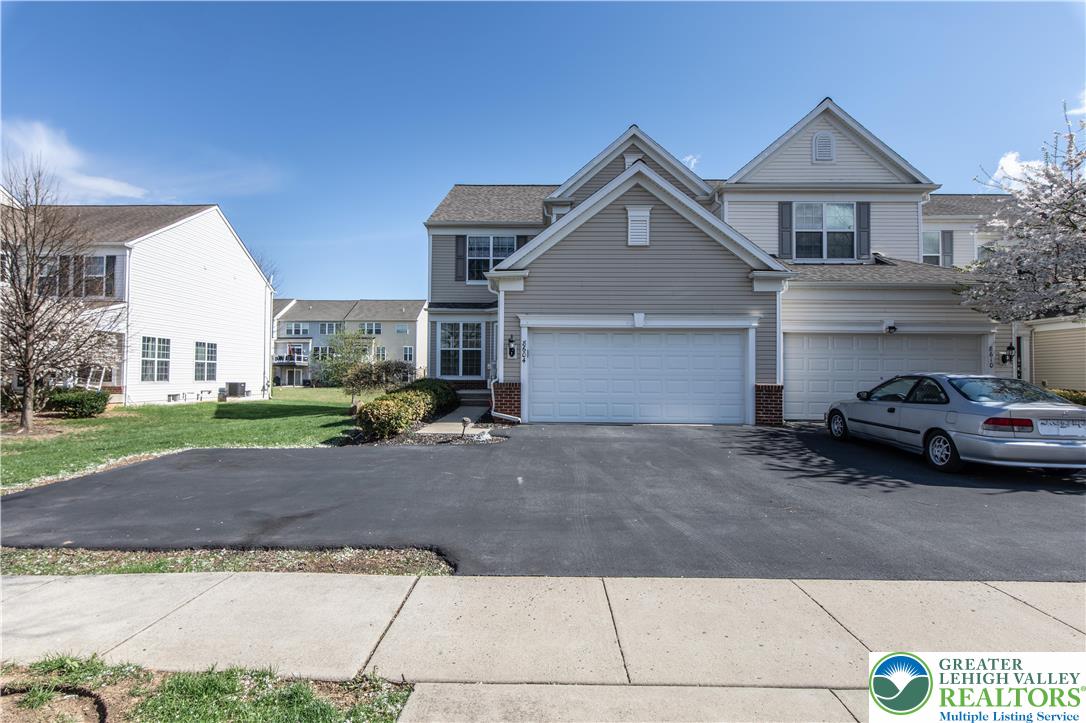 8604 Cascade Road Breinigsville, PA 18031 - Photo 3 of 28 Gallery Image 3