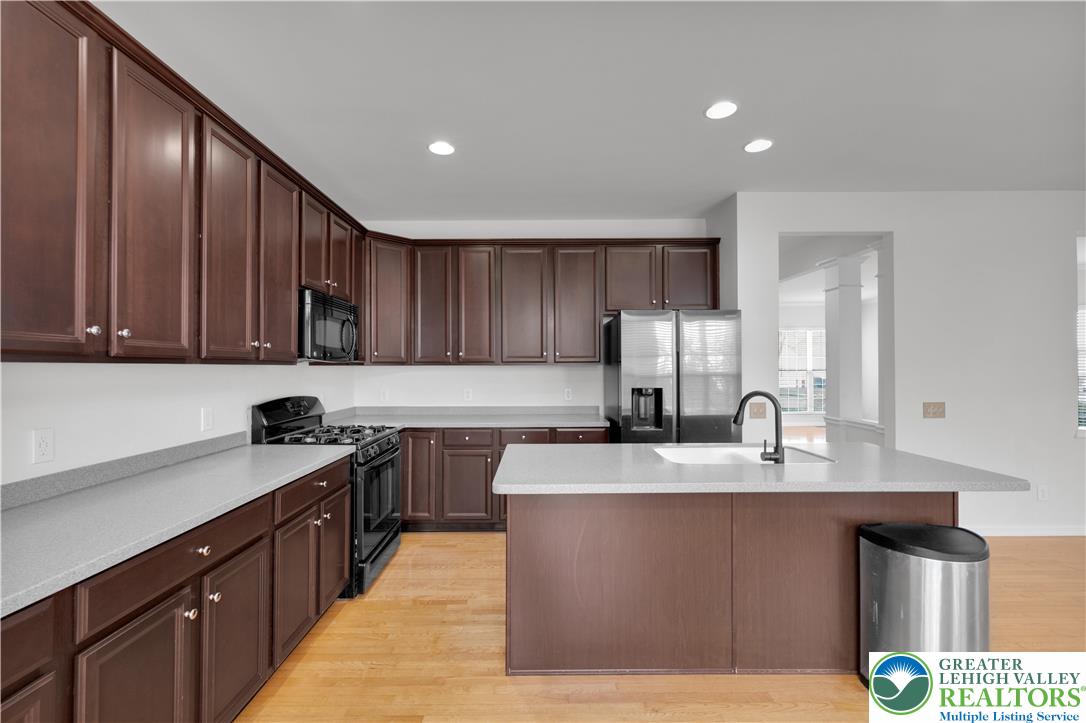 8604 Cascade Road Breinigsville, PA 18031 - Photo 8 of 28 Gallery Image 8
