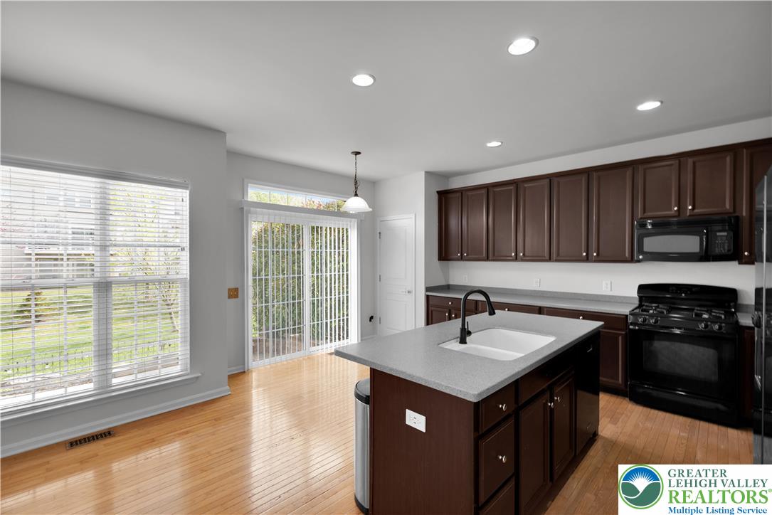 8604 Cascade Road Breinigsville, PA 18031 - Photo 9 of 28 Gallery Image 9