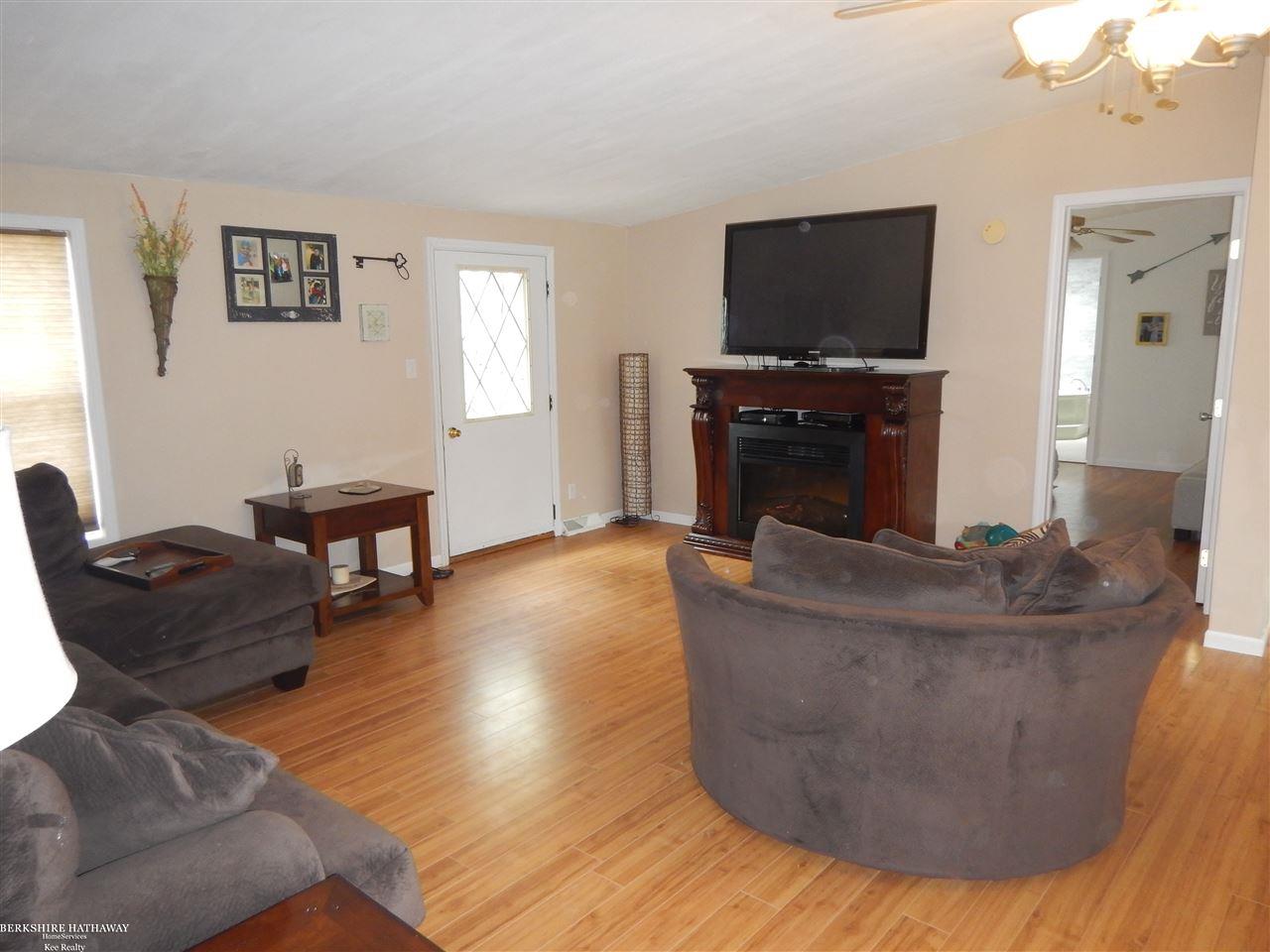 9232 Folkert Road Algonac, MI 48001 - Photo 23 of 45 31318528-22.JPG