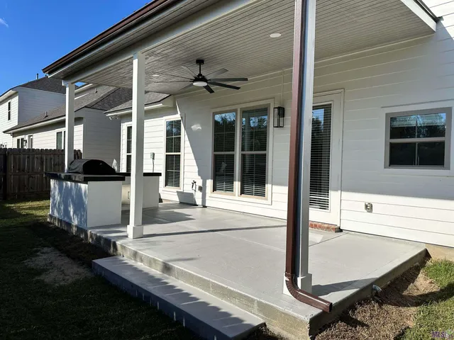 $2,400 | 15530 Fieldside Avenue, Baton Rouge, LA 70816