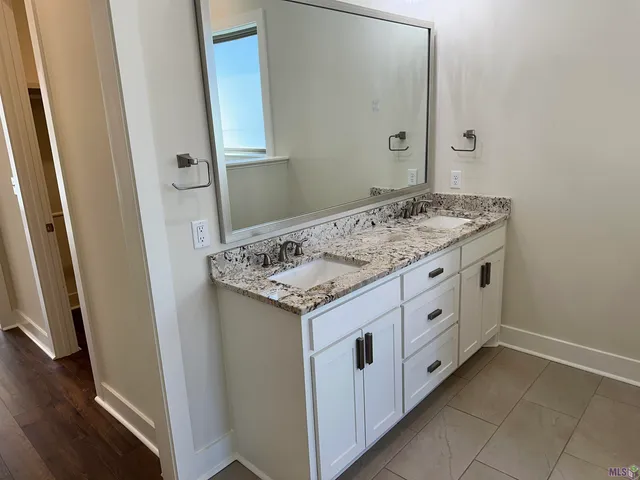 $2,400 | 15530 Fieldside Avenue, Baton Rouge, LA 70816