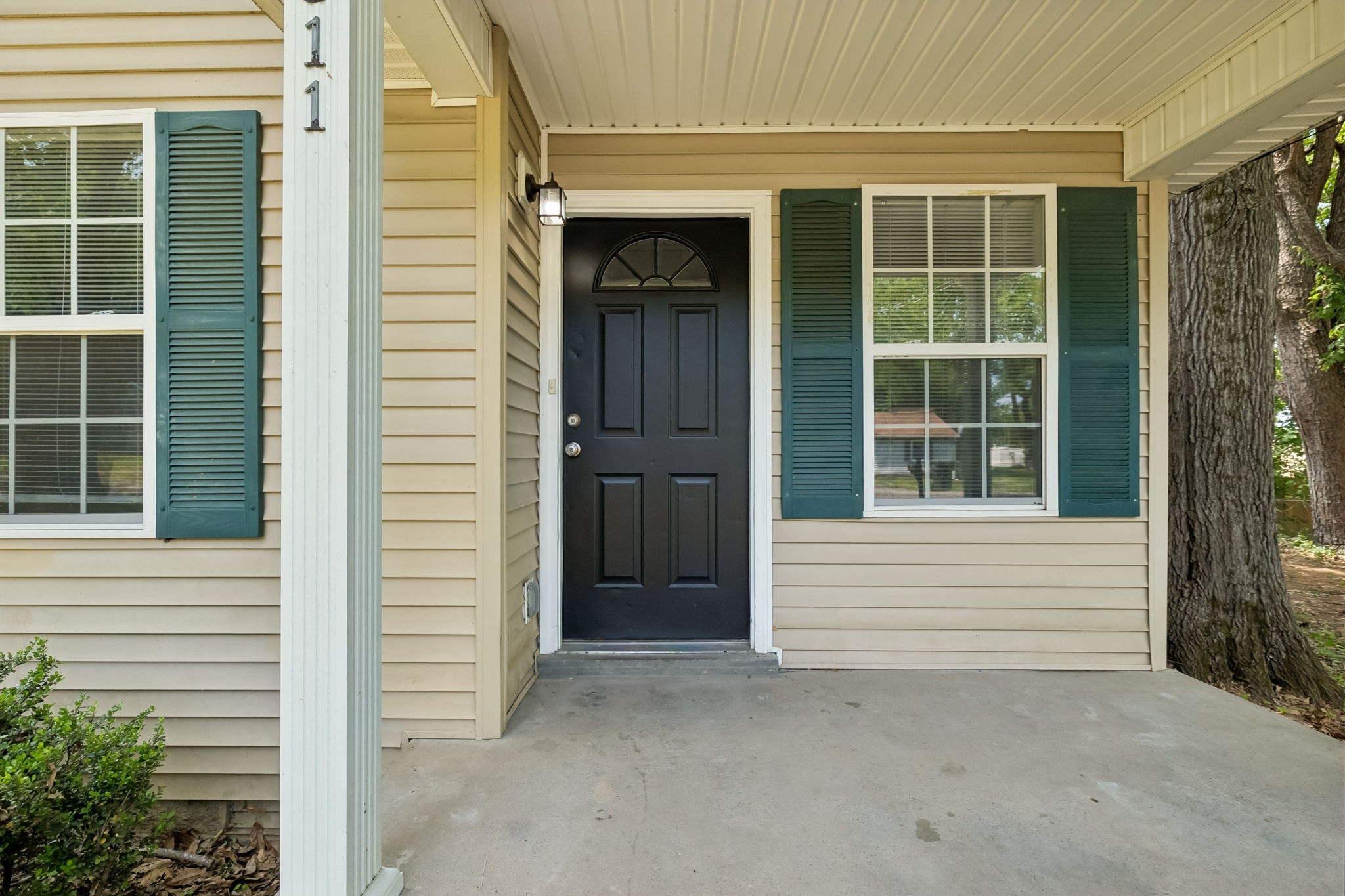 511 Hayes Street Springfield, TN 37172 - Photo 2 of 26 a view of front door with house
