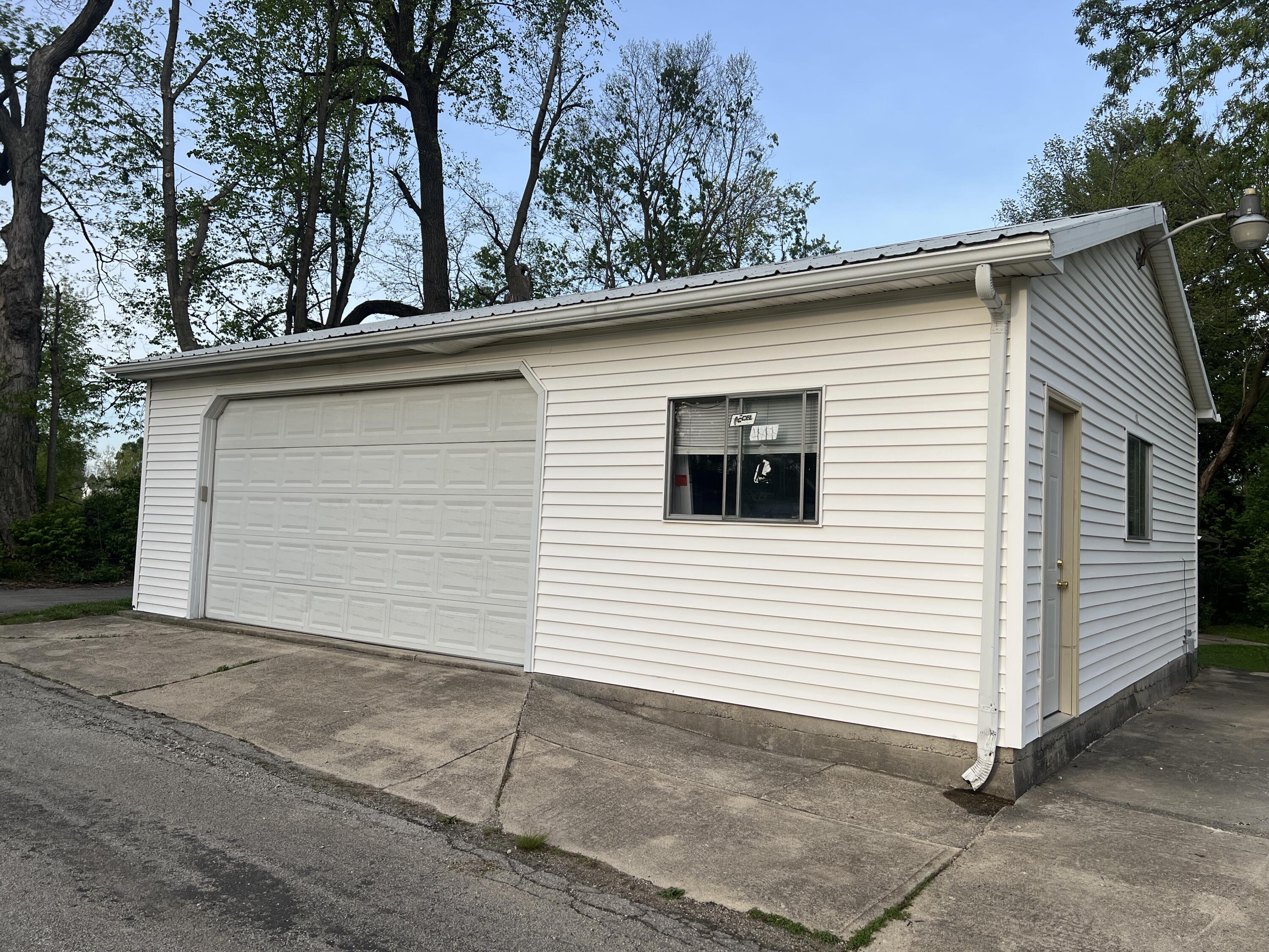 820 Taft Street Sidney, OH 45365 - Photo 46 of 51 Garage