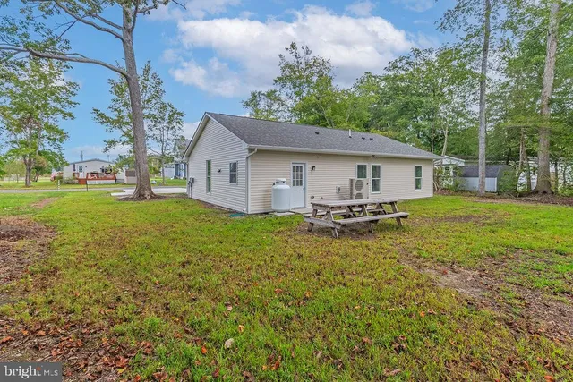 $389,990 | 37155 East Whitetail Drive, Selbyville, DE 19975