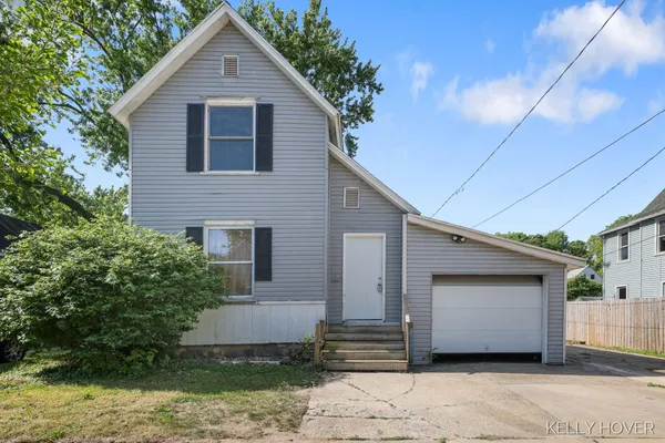 $190,000 | 430 Fernando Street Northeast, Grand Rapids, MI 49505