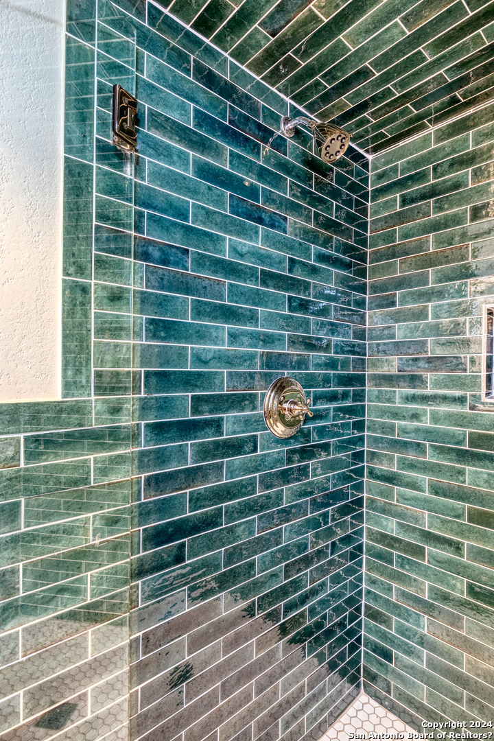 254 North Fork Bonner Road Leakey, TX 78873 - Photo 23 of 47 a bathroom with a shower