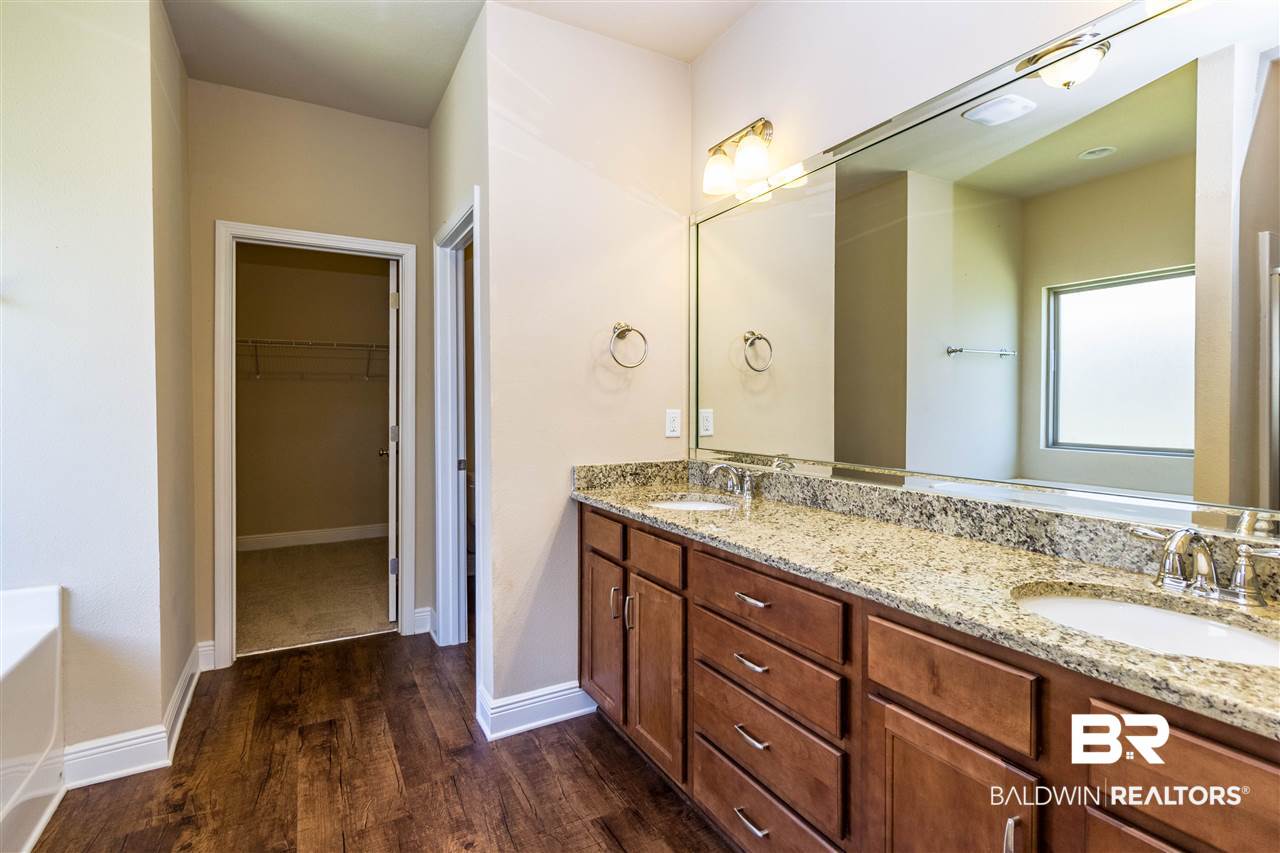 7076 Rocky Rd Loop Gulf Shores, AL 36542 - Photo 18 of 34 Master Bath