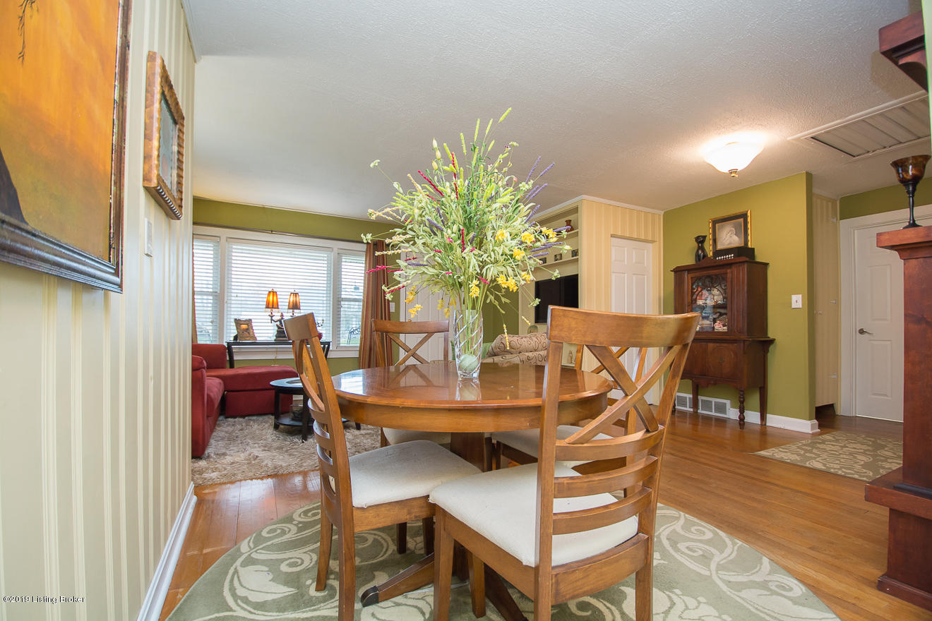 4627 Dover Road Louisville, KY 40216 - Photo 14 of 32 Dover -12