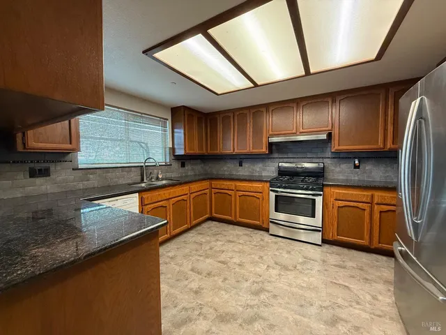 $1,050,000 | 920 Crestmont Drive, Angwin, CA 94508