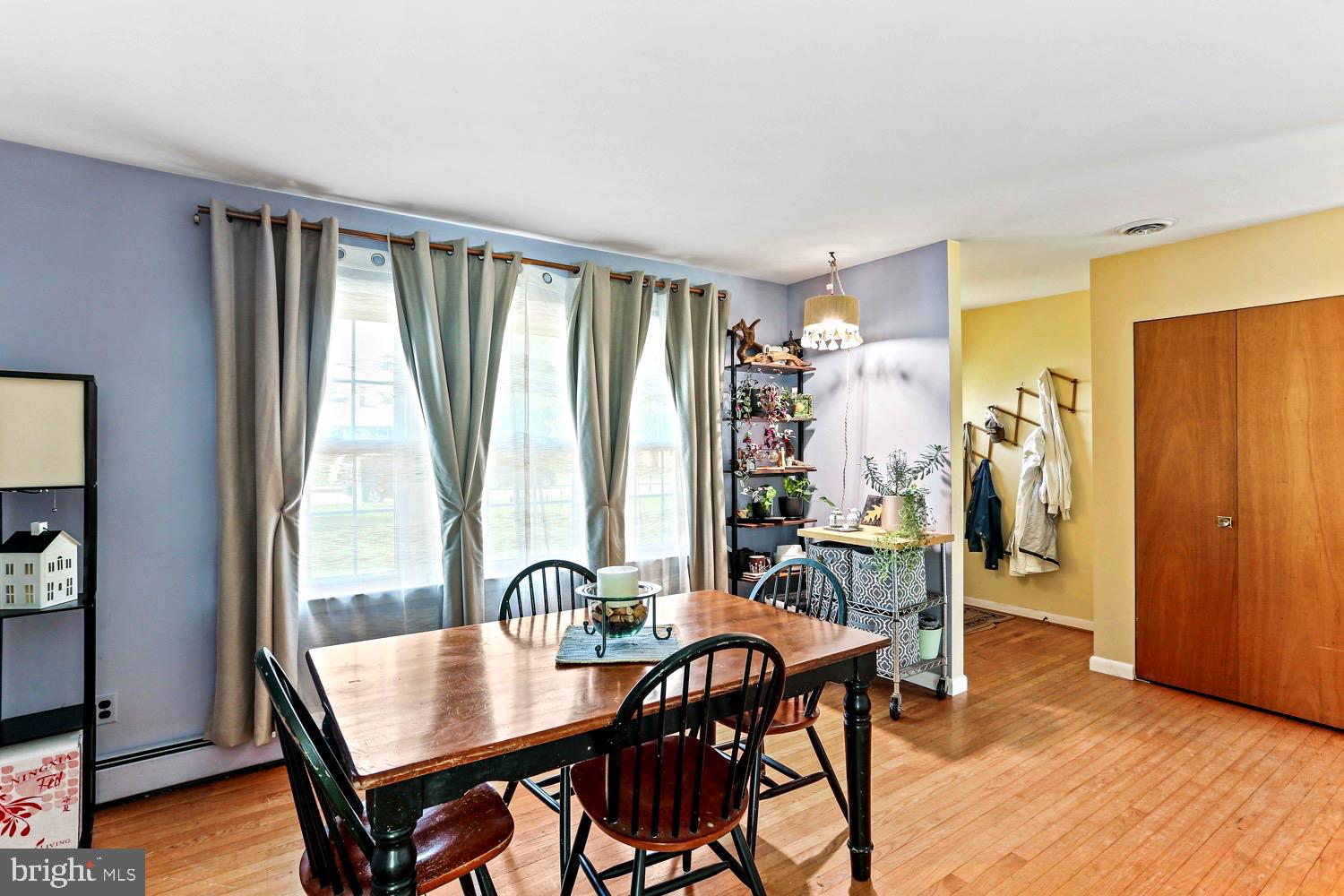 4575 Roundhill Road Ellicott City, MD 21043 - Photo 3 of 32 Dining Room