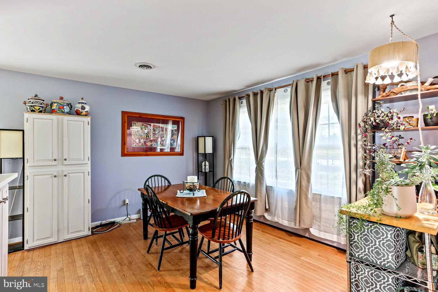 4575 Roundhill Road Ellicott City, MD 21043 - Photo 4 of 32 Dining Room