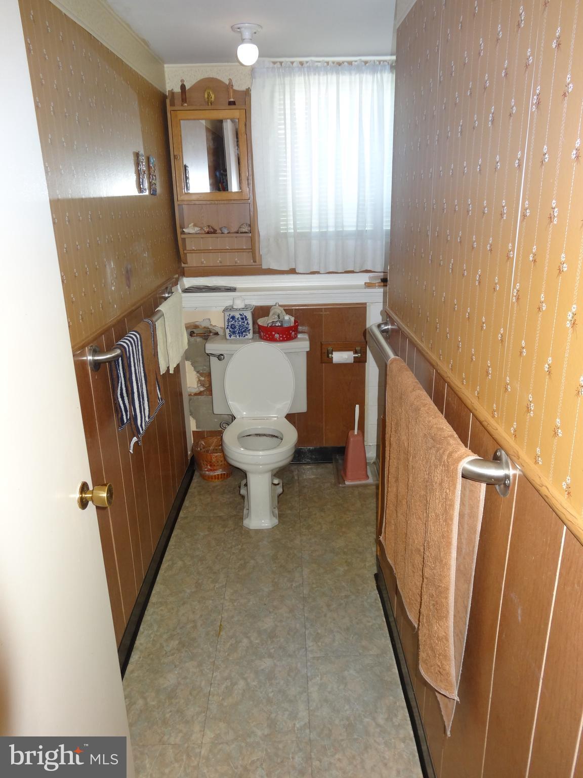 1913 Tadcaster Road Catonsville, MD 21228 - Photo 23 of 30 Lower level half bth