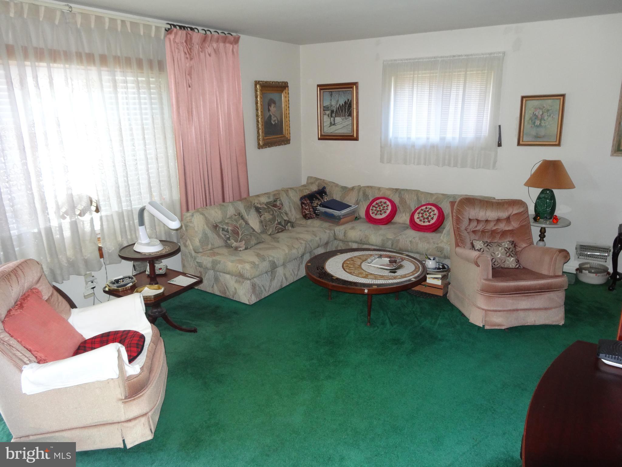 1913 Tadcaster Road Catonsville, MD 21228 - Photo 5 of 30 Entertaining made easy in large living room.