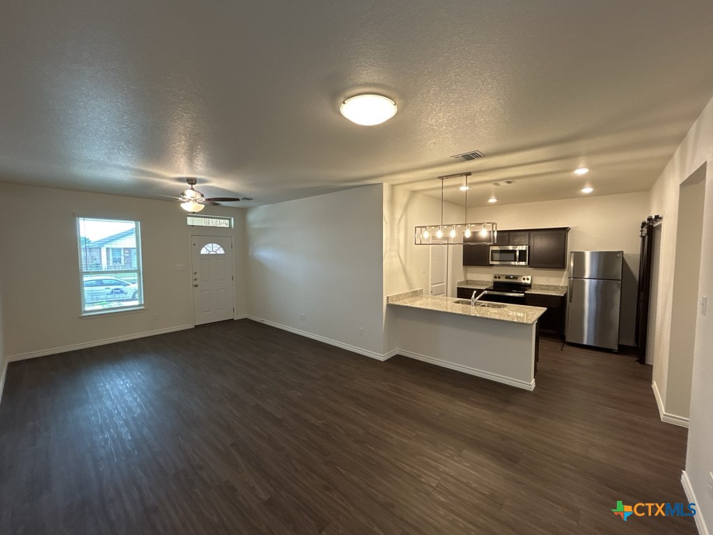 5104 Rose Gdn Loop Killeen, TX 76542 - Photo 3 of 25