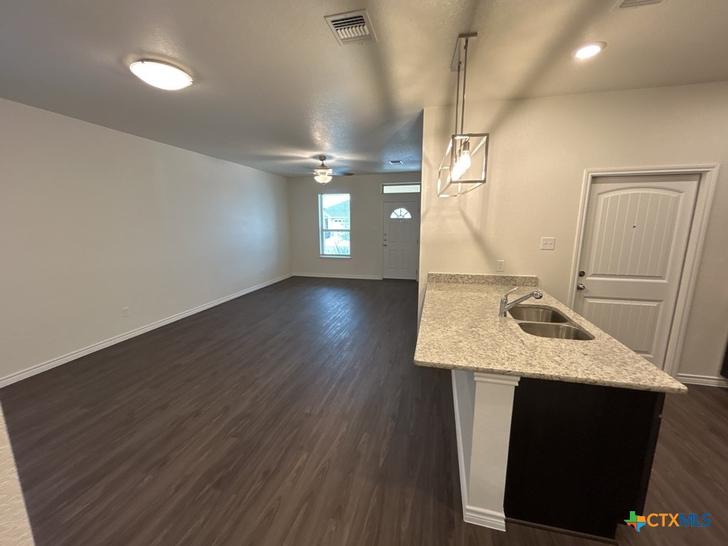5104 Rose Gdn Loop Killeen, TX 76542 - Photo 4 of 25