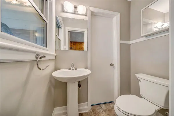 $2,300 | 3620 Manassas Drive, Roanoke, VA 24018