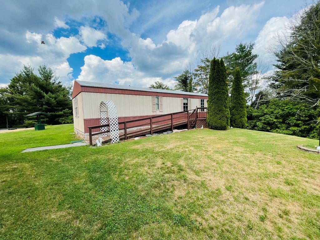 965 Windsong Road Hiwassee, VA 24347 - Photo 34 of 43 Gallery Image 34