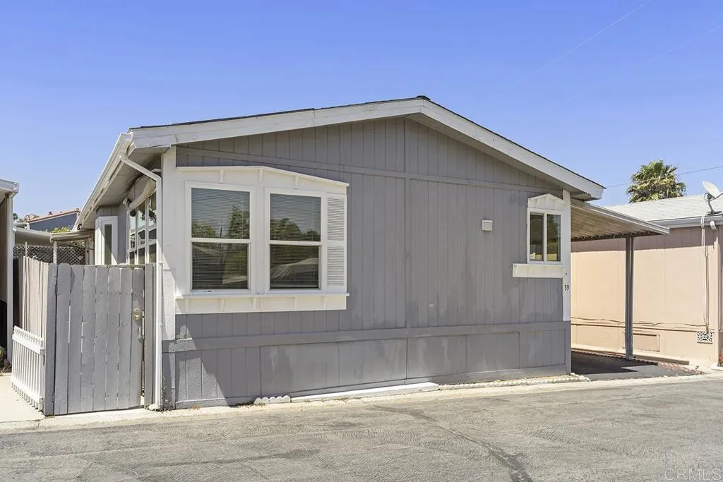 1638 Calavo Road, Unit SPC 39 Fallbrook, CA 92028 - Photo 3 of 40