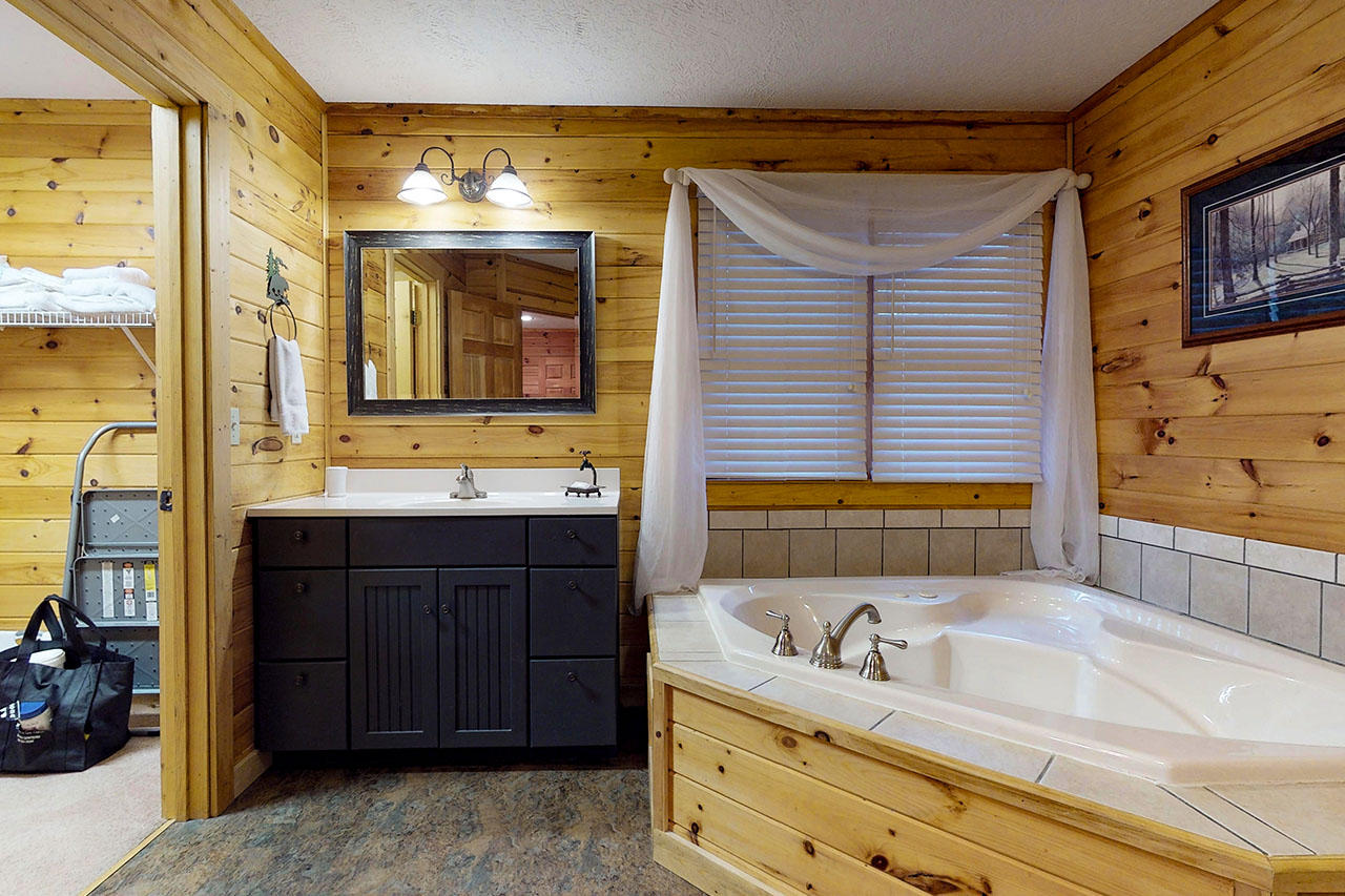 221 Kelly Ridge Road Townsend, TN 37882 - Photo 10 of 25 12-Master-Bath