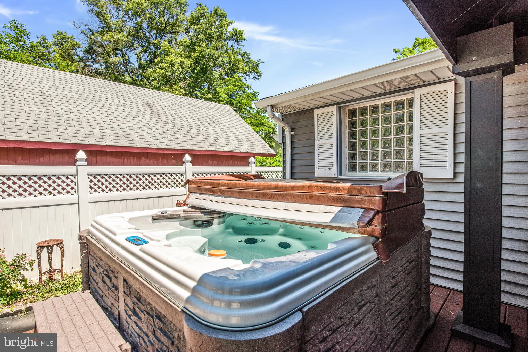2842 Ridge Road Huntingtown, MD 20639 - Photo 19 of 67 more of hottub